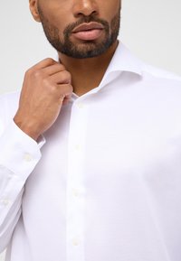 Eterna PERFORMANCE SHIRT MODERN FIT - Skjorter - weiß