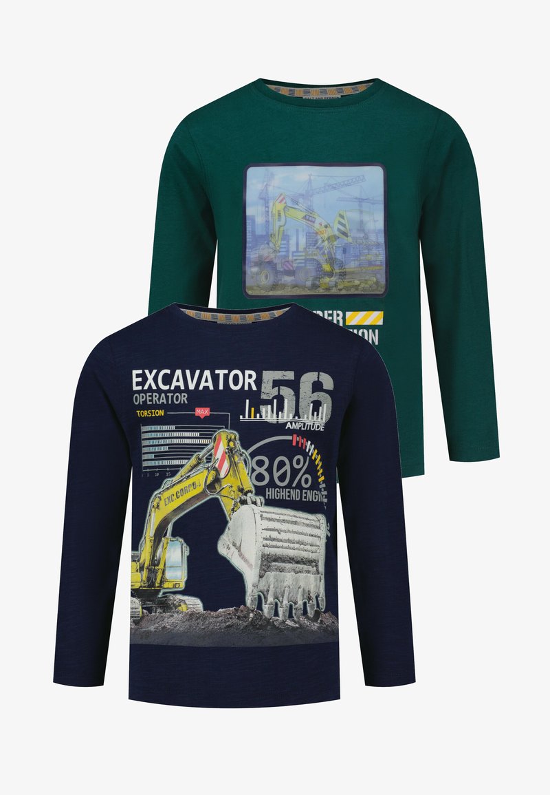 Twee longsleeve shirts: de ene groen met een graafmachine afbeelding, de andere marineblauw met tekst en een gele graafmachine illustratie. Katoenen stof.