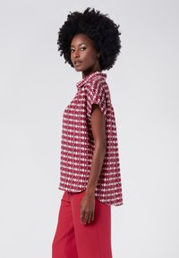 4funkyflavours KNOCK OUT LET'S GO ANOTHER ROUND - Button-down blouse - red