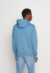 Tommy Hilfiger LOGO HOODY - Sweatshirt com capuz - dusty indigo