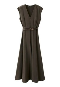 Abito midi senza maniche colore oliva scuro con scollo a V, gonna svasata e cintura sottile borchiata in vita, mostrato su sfondo bianco.
