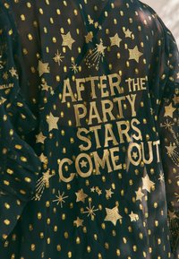 REGULAR FIT - EMBROIDERED LONG LINE - Ranta-asusteet - black