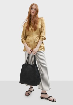 LOLA CASADEMUNT, Bolso de mano - black
