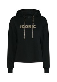 Sudadera negra hecha de tela suave con un corte holgado. Presenta cordones con estampado de leopardo y la palabra "ICONIC" en letras metálicas en el frente.