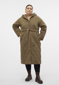 Vero Moda Curve VMCSASHA LONG COAT - Zimní kabát - capers