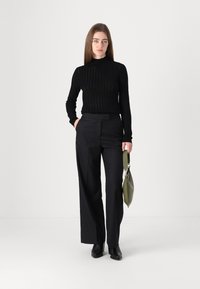 GANT STRAIGHT PANTS - Nadrágok - black