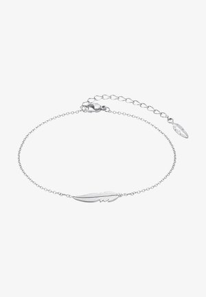 Bracelet en argent avec une chaîne délicate, présentant un gravure complexe sur le pendentif en forme de plume et une fermeture à mousqueton.