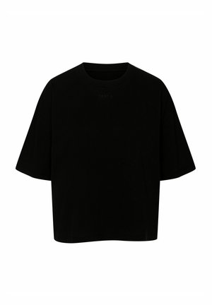 Schwarzes, kurzes T-Shirt aus Baumwolle mit kurzen Ärmeln, Rundhalsausschnitt und einem dezenten Logo, das in der Nähe des Halsausschnitts gedruckt ist. Angenehme, glatte Textur.