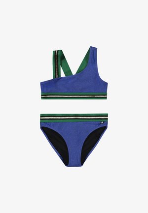 Σετ μαγιό δύο τεμαχίων που περιλαμβάνει μπλε υφασμάτινη μπλούζα με πράσινες τιράντες και ρυθμιζόμενο διαγώνιο άνοιγμα στην πλάτη, σε συνδυασμό με ένα αντίστοιχο σλιπ με ρίγες.