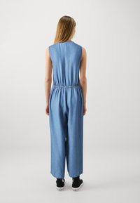 ONLY ONLMIA PEMA WIDE - Kombinezon - light blue denim