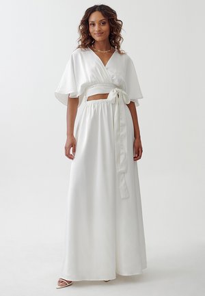 Eliza Robe Elegante