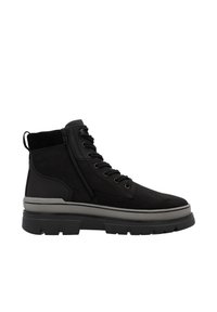 Botas de ante negras hasta el tobillo con cremallera lateral, diseño de cordones y una suela de goma texturizada gruesa que presenta una franja de acento gris.