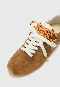 Nubikk BILLY LOU - Joggesko - cognac