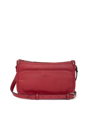 Borsa a tracolla rossa in pelle con chiusura a zip, tasca frontale piatta e tracolla regolabile. Texture liscia e design minimalista.