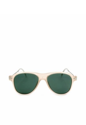 Occhiali da sole con montatura beige traslucida e lenti verde scuro, vista frontale su sfondo bianco.