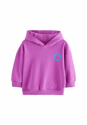 Lila Kapuzenpullover aus weicher Stoffqualität, mit einer vorderen Kängurutasche, gerippten Bündchen und einem blauen Logo-Druck auf der Vorderseite.