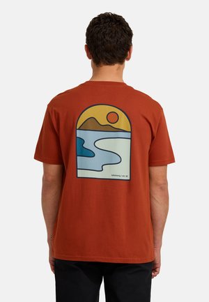 - T-shirt z nadrukiem