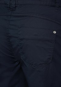 Street One BERMUDA granatowy