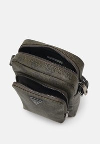 Guess MILANO XBODY DOUBLE - Borsa a tracolla - military green/black