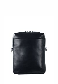 Borsa in pelle nera con una texture liscia, forma rettangolare, chiusura con cerniera superiore e dettagli hardware sui lati. Design minimalista senza motivi.