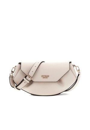 Sac bandoulière Guess en cuir beige avec sangle ajustable, fermeture à rabat et logo en métal doré sur le devant.