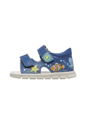 Sandalo blu per bambini con due cinturini in velcro, decorato con una stella marina, pesce pagliaccio, polpo e bolle sottomarine sul lato.