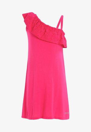Felroze mouwloze jurk met een schouderband en kantachtige ruches over de bovenkant, met een klein strass-logo vlakbij de zoom.
