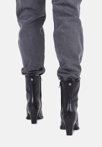 Bronx NEW KOLE - Botines - black