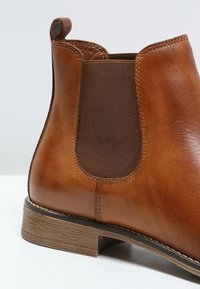 Pier One Botines bajos - cognac