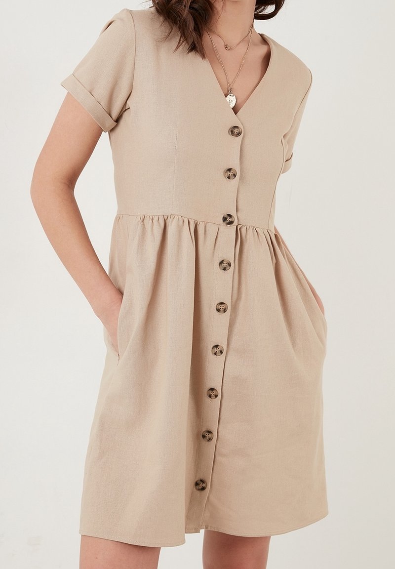 LELA Vestido informal - beige