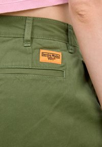 Service Works DRILL PART TIMER UNISEX - Παντελόνι - olive