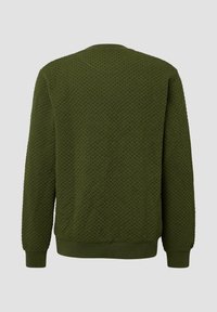 Zielona, teksturowana bluza z pikowanym wzorem, okrągłym dekoltem oraz ściągaczami na mankietach i dole. Gładka powierzchnia materiału i luźny krój.