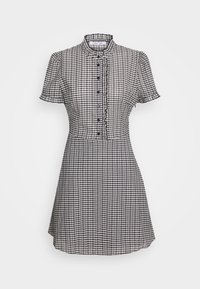 Schwarzes und weißes karriertes Kleid mit hohem Kragen, kurzen Puffärmeln, knopfartiger Vorderansicht und Rüschendetails entlang des Ausschnitts.