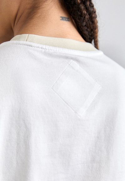 MCM T-shirts med print - oatmeal