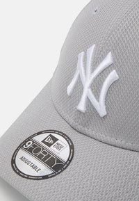 New Era DIAMOND ERA 9FORTY® UNISEX - Casquette - grey/white