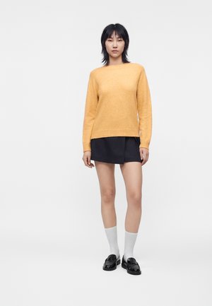 Vero Moda, VMDOFFY LS O-NECK BLOUSE NOOS - Pullover - golden spice