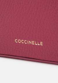 Coccinelle TEBE - Borsa a tracolla - rosewood
