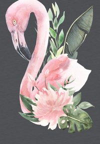 Aquarelillustratie van een roze flamingo met groene bladeren en bloemen, met zachte texturen en een grijze achtergrond.