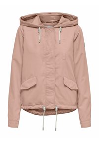 Veste à capuche rose clair avec fermeture éclair devant, cordons à la capuche et à l'ourlet, et deux poches à rabat à la taille.