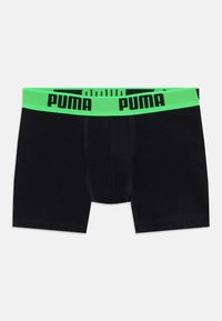Črne bokserice z zelenim elastičnim pasom, na katerem je v črni barvi napis "PUMA". Gladka tekstura in prilegajoča zasnova za udobje.