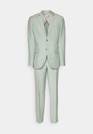 Hellgrüner, dreiteiliger Anzug aus strukturiertem Stoff. Enthält einen einreihigen Blazer mit zwei Knöpfen und eine Hose mit flachem Vorderteil.