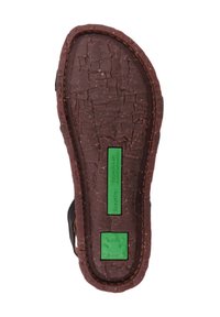 Suela de goma marrón y texturizada con una etiqueta verde que dice "Recyclus" para sostenibilidad. Presenta un icono de rana y un diseño en forma ovalada.