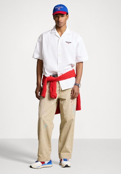Polo Ralph Lauren BIG FIT POLO SPORT CHINO CAMP SHIRT - Pogājama blūze - white