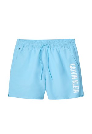 Lichtblauwe zwembroek met elastische taille, trekkoord, zijritszak en wit "Calvin Klein"-logo op het rechterbeen.