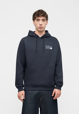 New Balance, REIMAGINED HOODIE - Jersey con capucha - dark night