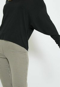 Desires SEVEN BAT SLEEVE - Langarmshirt - black