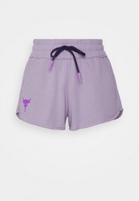 Levandulové sportovní šortky s elastickým pasem, černou šňůrkou s fialovými konci, bočními kapsami a fialovým logem býčí lebky na levé nohavici.