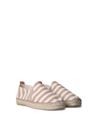 Beige ja valgete triipudega lõuendist ülemise osaga espadrillid, jute köitest tald ja libisemisega disain. Sile tekstuur, ümar nina ja minimum aksessuaaridega.