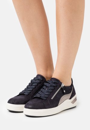 Tamaris Pure Relax LACE UP - Trainers - navy/pewter
