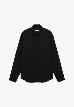 Schwarz langärmliges Hemd in einer zerknitterten Textur, mit spitzem Kragen, vorderem Knopfverschluss und einer Brusttasche.